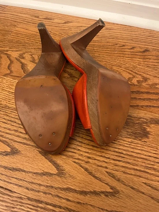 Yves Saint Laurent Orange Leather Slide with Floral Rosette - Picture 10 of 10